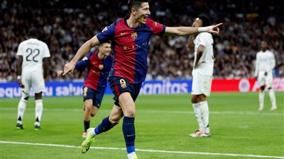 صدمة في برشلونة.. ليفاندوفسكي يغيب عن دوري الأبطال وغموض موقفه من الكلاسيكو 