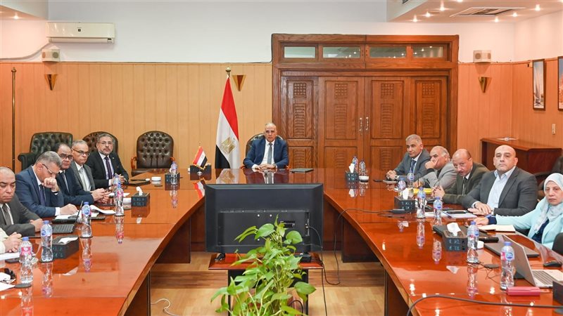 اجتماع وزير الري