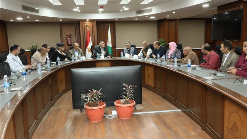 اجتماع محافظ الجيزة