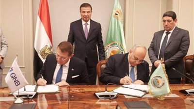 وزير الزراعة يشهد توقيع بروتوكول بين مركز بحوث الصحراء وبنك QNB
