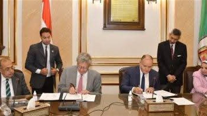 خلال التوقيع 