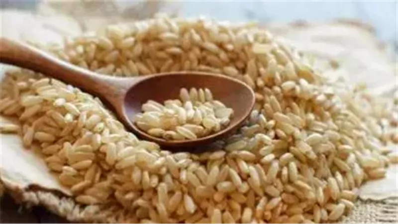 الأرز البني