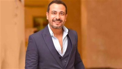 محمد نجاتي يرد على انتقادات الحديث باللهجةالصعيدية في «حكيم باشا» (فيديو)