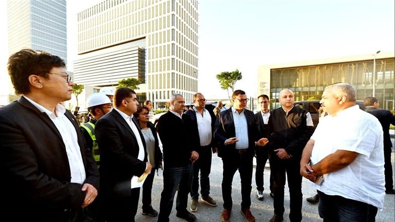 وزير الإسكان في منطقة الأعمال المركزية بالعاصمة الإدارية
