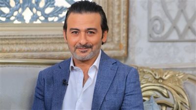 أحمد عزمي: وفاة أخي كان صدمة لي وندمت على الابتعاد عنه.. وبعد رحيله رفضت الواقع