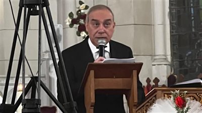 سفير مصر بفرنسا يهنئ أسقف باريس والجالية المصرية القبطية بعيد القيامة المجيد