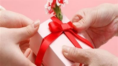 ما حكم تهنئة غير المسلمين بأعيادهم؟ أمين الفتوى يجيب