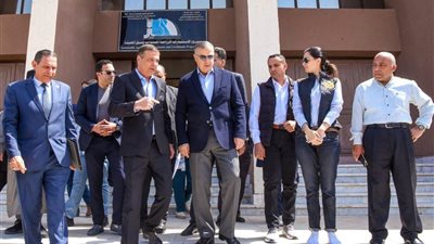وزير الزراعة ومحافظ الإسكندرية يبحثان التعاون لاستغلال الأصول المتاحة (صور)