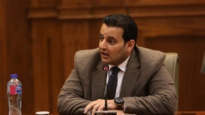عضو بالشيوخ: قرارات الإدارة الأمريكية أربكت الاقتصاد العالمي