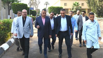 تفاصيل زيارة وزير الدولة للإنتاج الحربي لمصنعي 270 و144 الحربي
