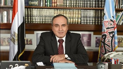 عبد المحسن سلامة يعقد اجتماعا هاما مع صحفيي 