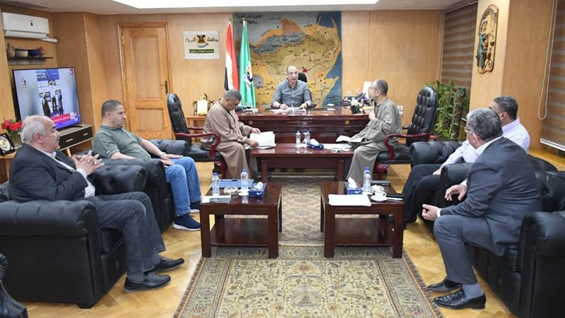 محافظ الفيوم يلتقى بالنواب