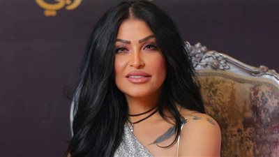 من هي جينا سلطان مصممة الأزياء التي صدم رحيلها الوسط الفني؟