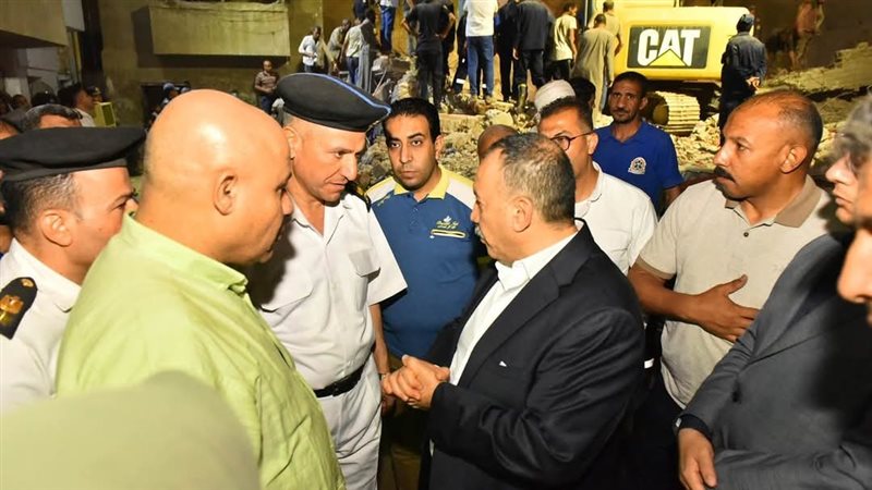 محافظ أسيوط يتفقد العقار المنهار بحي غرب