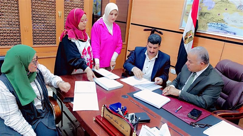 وكيل وزارة تعليم الفيوم و مدير أدارة الجودة أثناء اللقاء