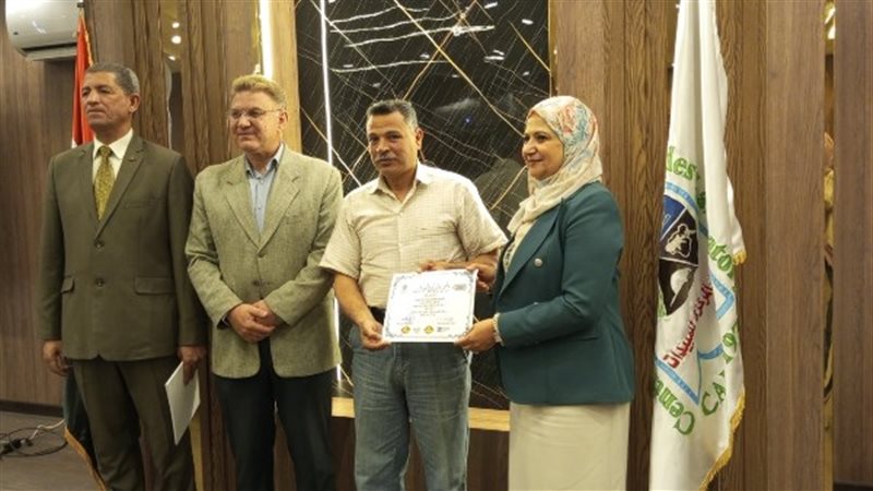 هالة أبو يوسف مدير معمل المبيدات