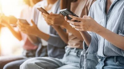 بمواصفات متقاربة.. أهم الفروق بين هاتفي هواوي Y9a وشاومي ريدمي 8