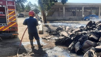 السيطرة على حريق هائل بمخازن غلال في الجميزة بالغربية