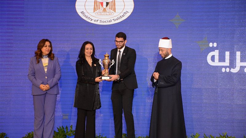 خلال التكريم