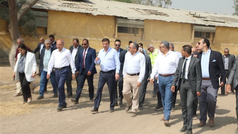 خلال الزيارة 