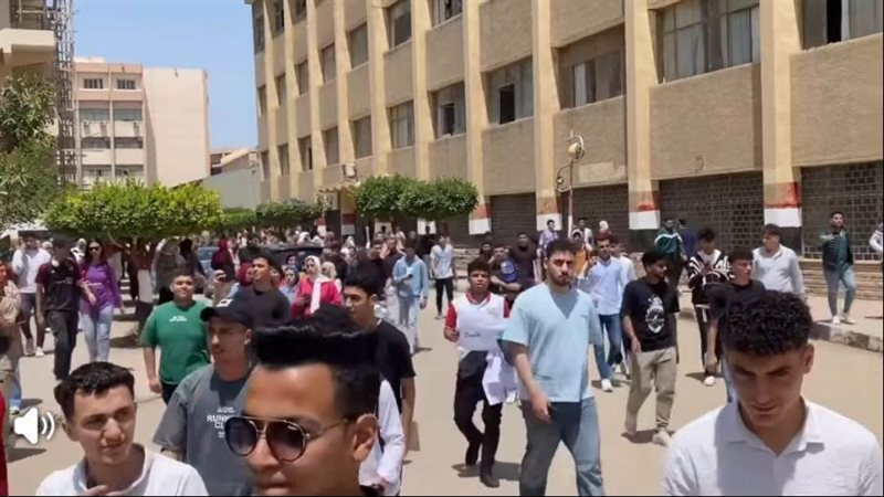 طلاب جامعة الزقازيق 
