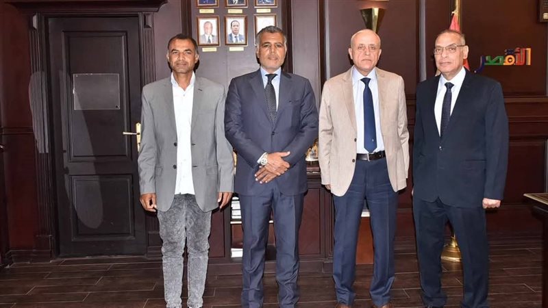 محافظ الأقصر يستقبل وفد حزب أبناء مصر