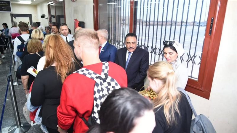 محافظ مطروح في استقبال الأفواج السياحية