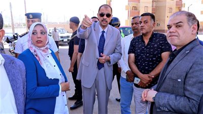 محافظ سوهاج يتفقد المركز التكنولوجي وموقع إنشاء السوق الحضري