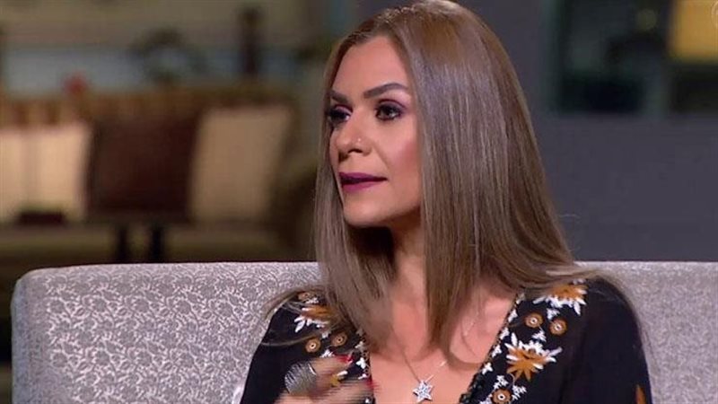 الفنانة نادين