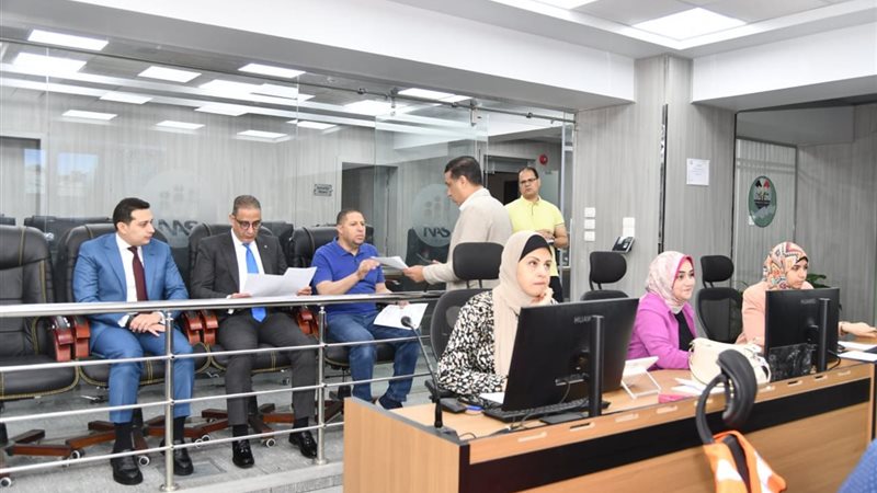 محافظ الفيوم بمركز المتابعة