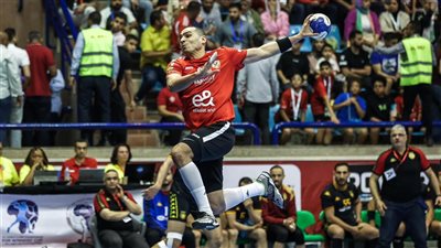 الأهلي يتقدم على الترجي 11-8 بالشوط الأول من نهائي السوبر الإفريقي لكرة اليد