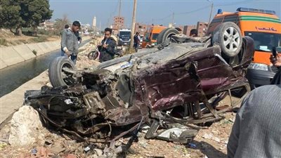 وفاة شخص وإصابة 10 آخرين في انقلاب سيارة أجرة بالفيوم
