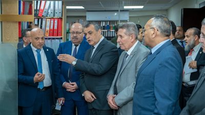 وزير الإنتاج الحربي يتفقد سير العمل بشركة المشروعات والاستشارات الهندسية
