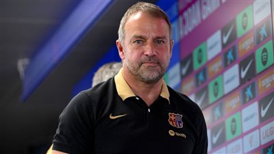 لابورتا يحتفل بتتويج برشلونة بلقب الدوري الإسباني ويؤكد استمرار فليك