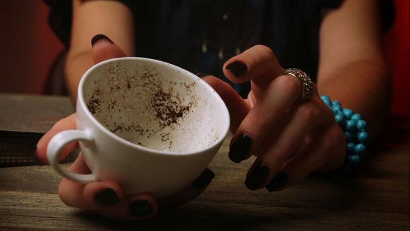 قراءة الفنجان - تعبيرية