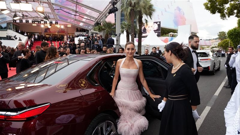 أمينة خليل BMW