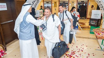 وسط أجواء فرحة.. وصول أول فوج للحجاج المصريين القادمين برا للأراضي المقدسة 