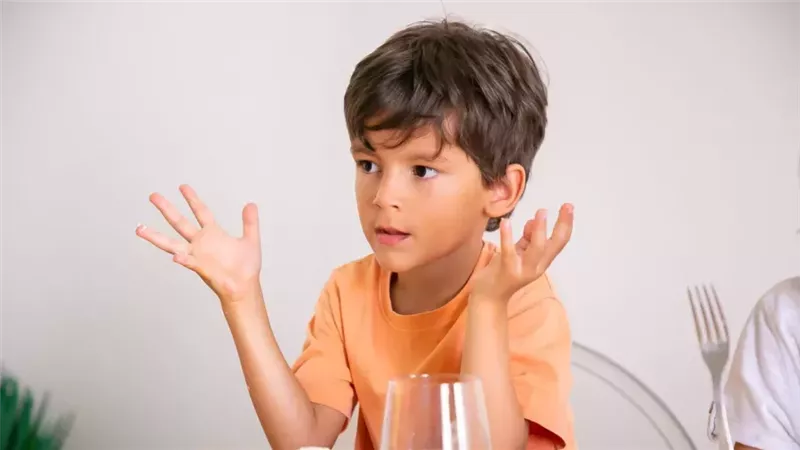 كيفية جعل طفلك يتناول اللحم 