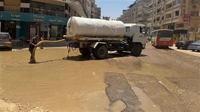 محافظ الجيزة: إصلاح كسر مفاجئ بخط مياه بمنطقة هضبة الأهرام بالجيزة