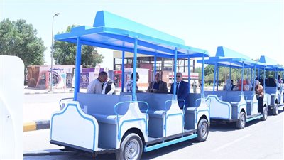 رئيس جامعة سوهاج يستقل قطار «الطفطف» ويوجه بتخصص مقاعد لذوي الهمم وكبار السن