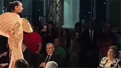 بعد سرقة منزلها.. نوال الدجوي تخطف الأنظار بعرض الأزياء السنوي لجامعة MSA