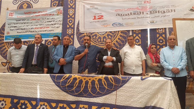 خلال القوافل التعليمية المجانية