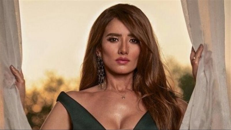 الفنانة زينة
