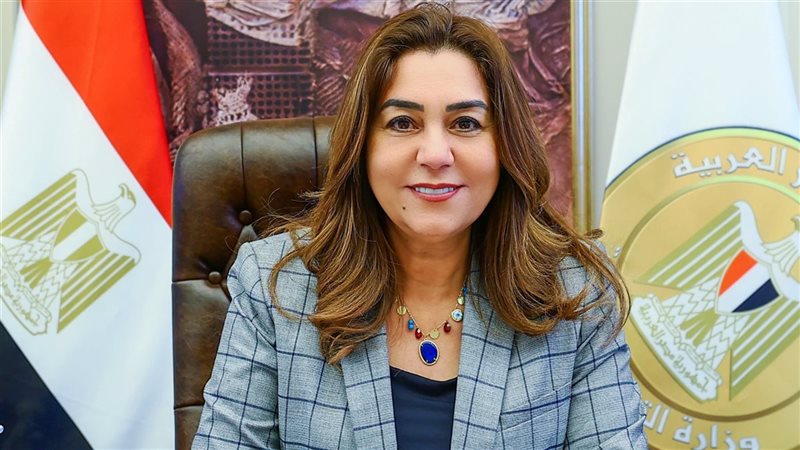 منال عوض 