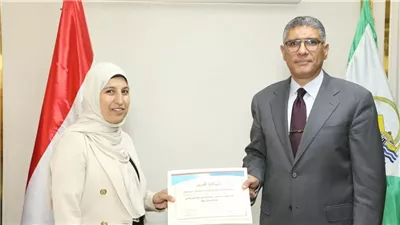 محافظ الجيزة يكرم رئيس مركز الصف وقيادات لجنة التصالح