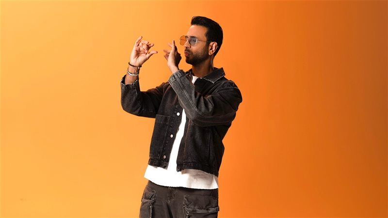الفنان الإماراتي فايز السعيد 