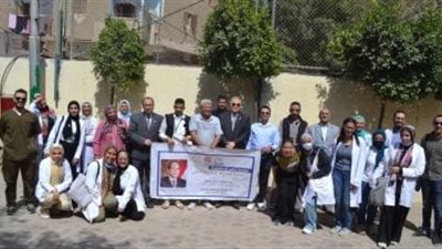 الكشف على 802 مريض خلال القافلة الطبية لجامعة حلوان بمركز شباب عرب كفر العلو