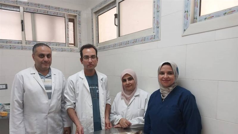 صورة الفريق الطبي 