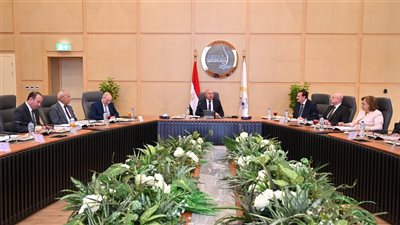 وزير النقل يوجه باستقطاب عناصر مميزة للعمل بالشركة الوطنية للملاحة