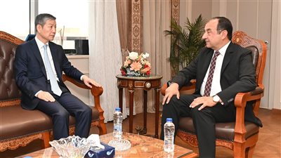 وزير قطاع الأعمال يبحث مع سفير الصين توسيع مجالات التعاون مع مصر 